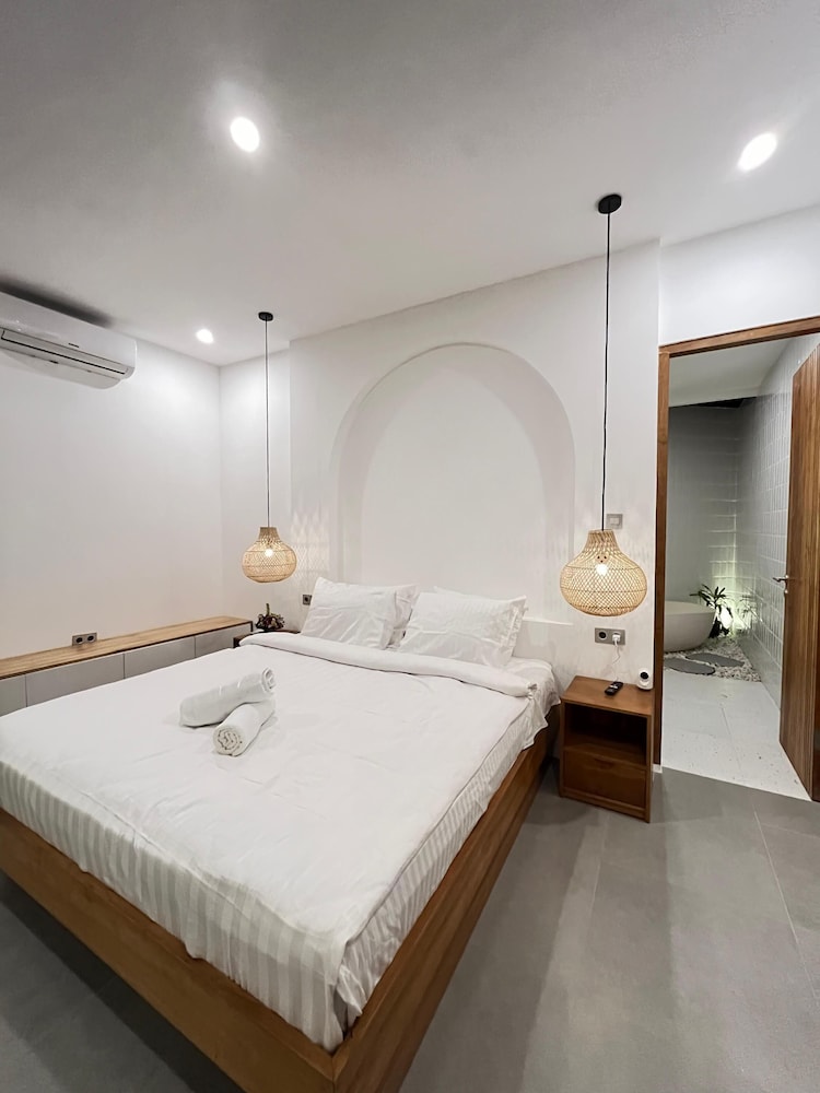Bougenvile Luxury 2BR Private Seminyak