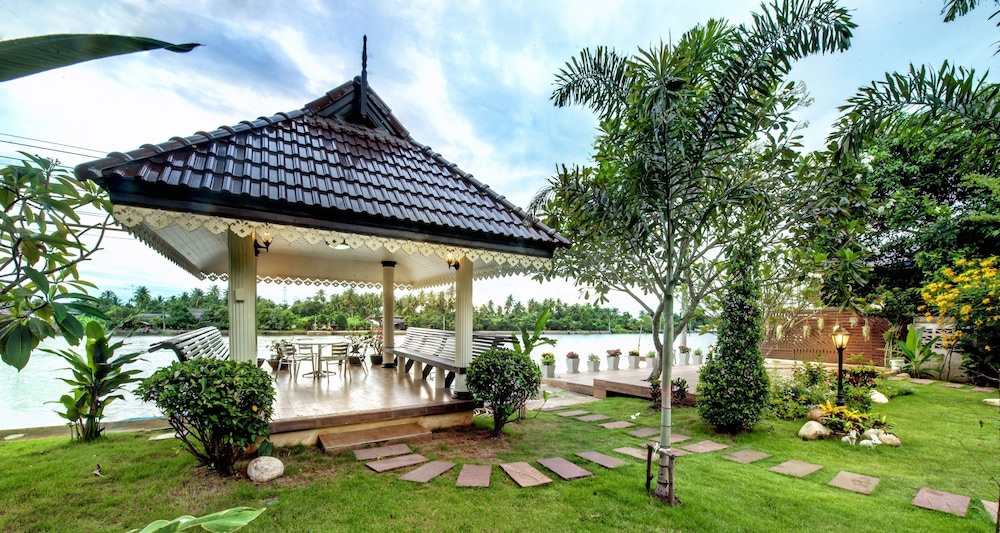 Baan Nam Pen Resort