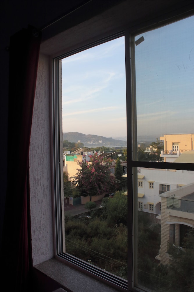 Hotel Arul's