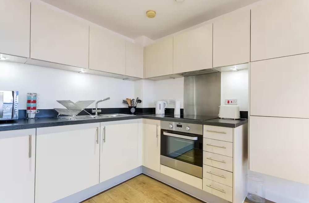 Apartmentsleeps3-balcony-near Canarywharf-gym