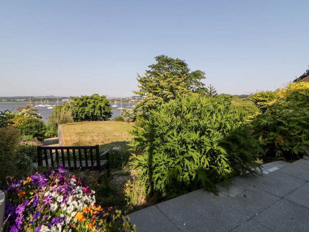 Riverview @ 1 Brunel View