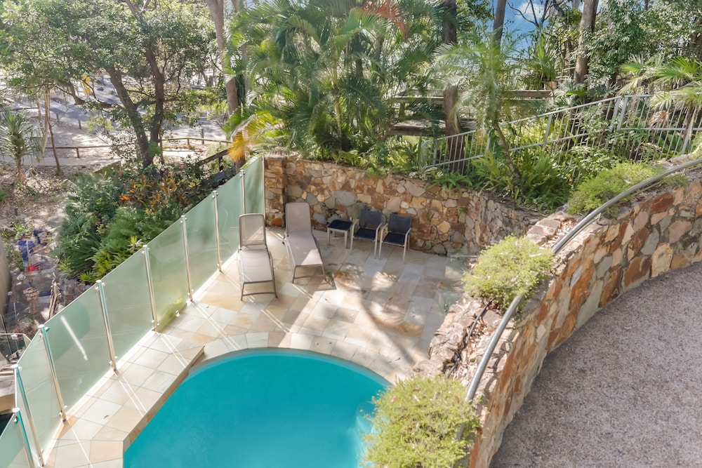 Little Cove Court
