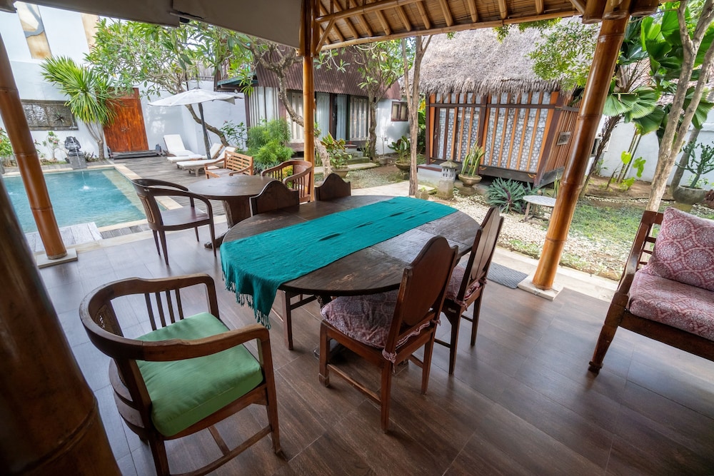 Room-cozy 3-bedroom Lumbung Cabin in Cen