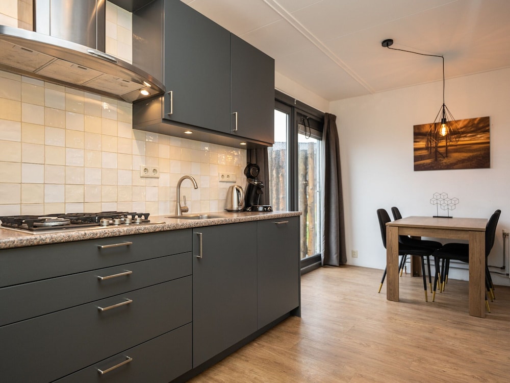 Holiday Home on Texel With Conservatory