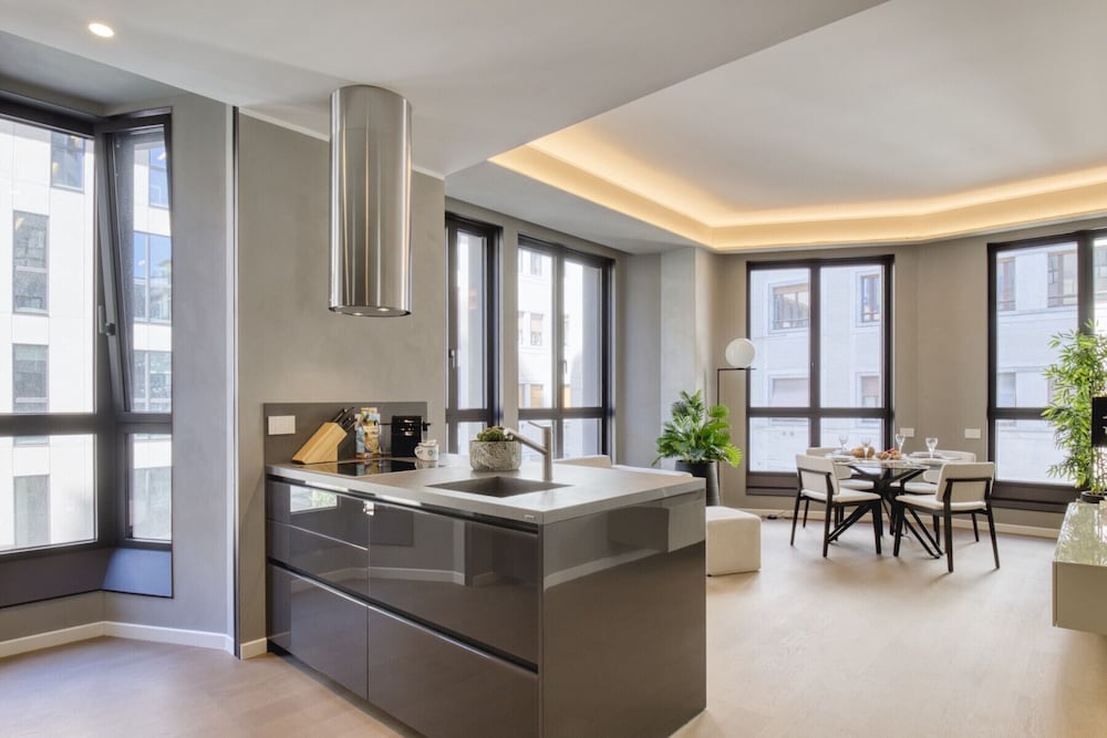 San Babila Central Tower by Rentopolis - High-end 1bdr with panoramic terrace overlooking Duomo