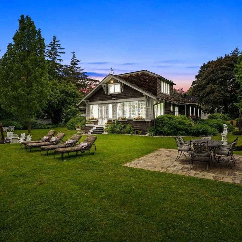 Luxury Waterfront Fairytale Home -carmen Elisabeth