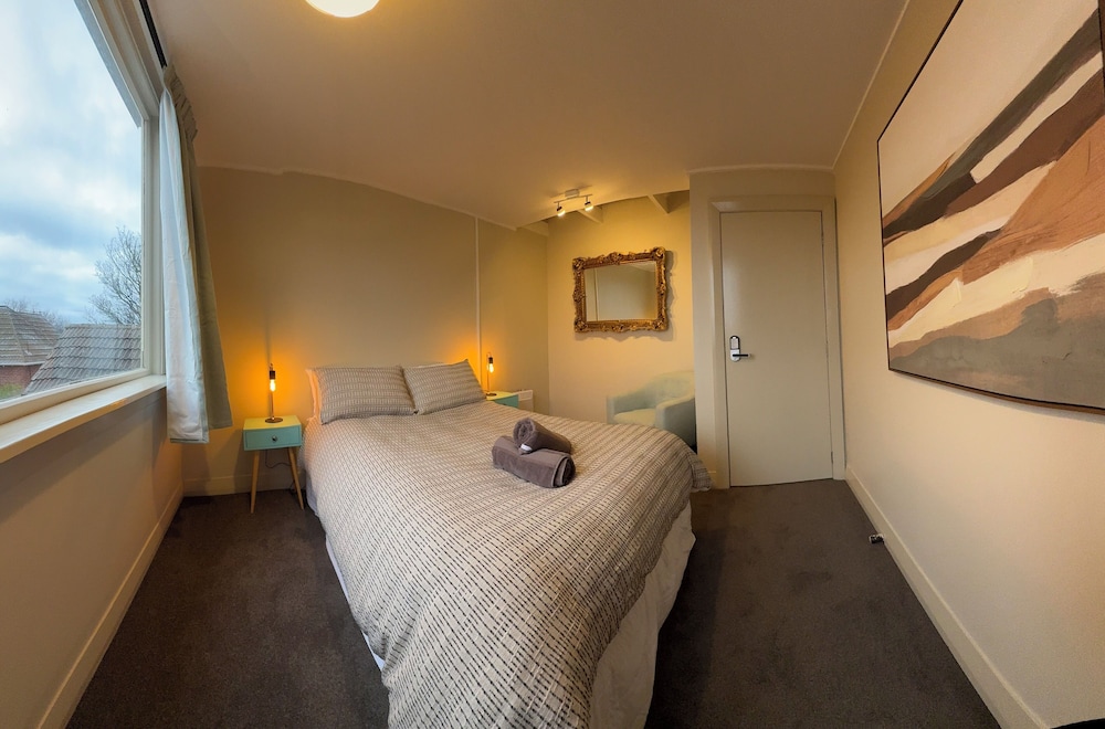 Manor on the Park Backpackers