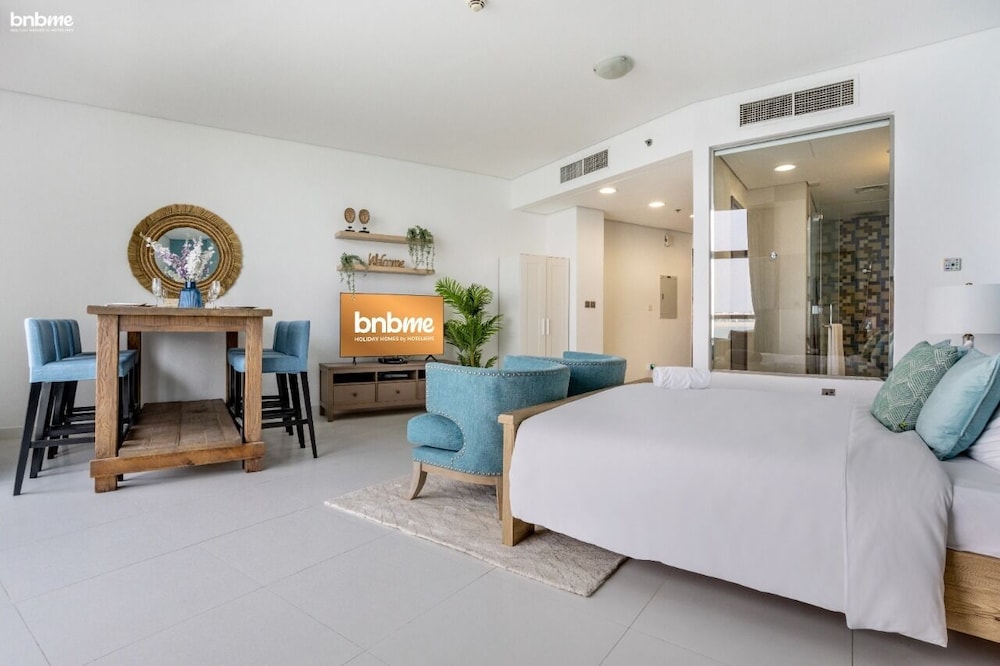 Luxurious Apt In The Palms Sea View Bnbmehomes