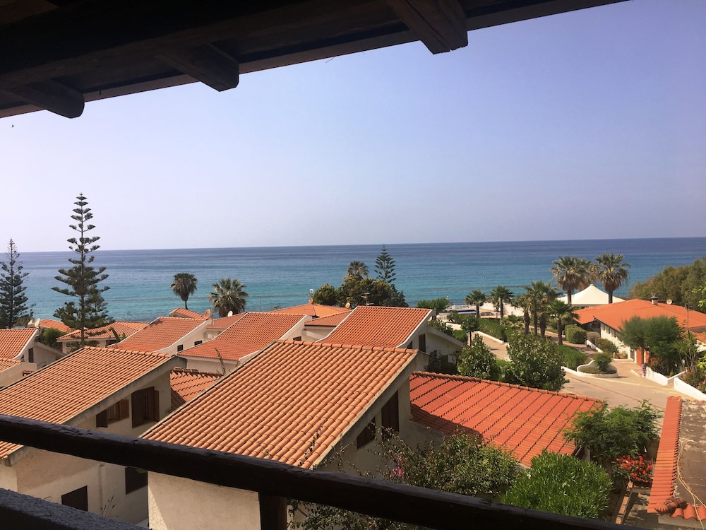 Cala Petrosa Resort