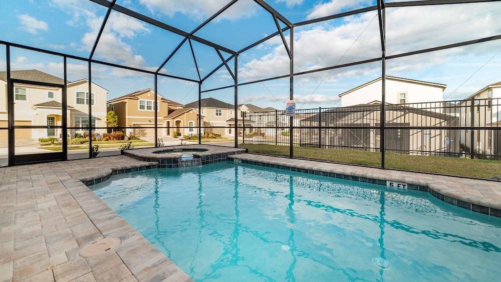 Solara Resort 5 Bedroom Private Pool + Spa Home 5 Home