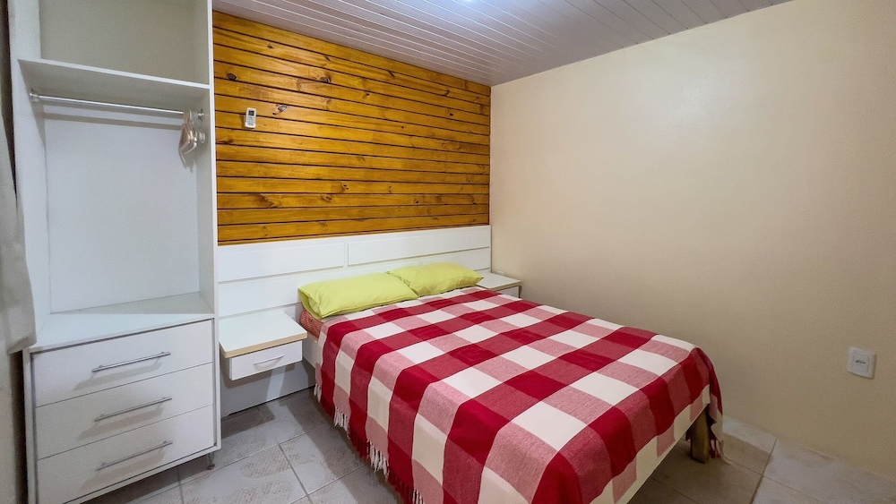 AP 40 Ala Bombinhas Residencial Solavir