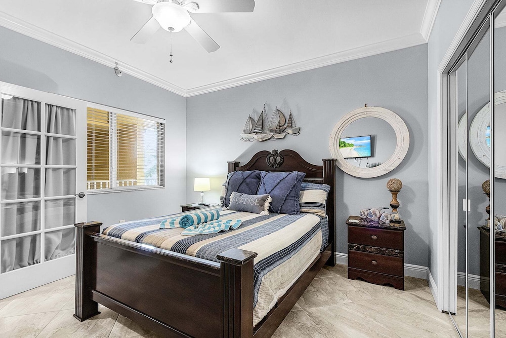 Bella Lago 444 ~ Beautifully Updated Condo Just Across The Street From The Beach! 3 Bedroom Condo by RedAwning