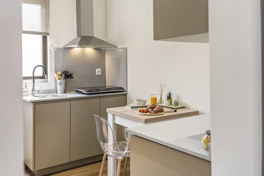 Cozy Apartment 2 by Homie