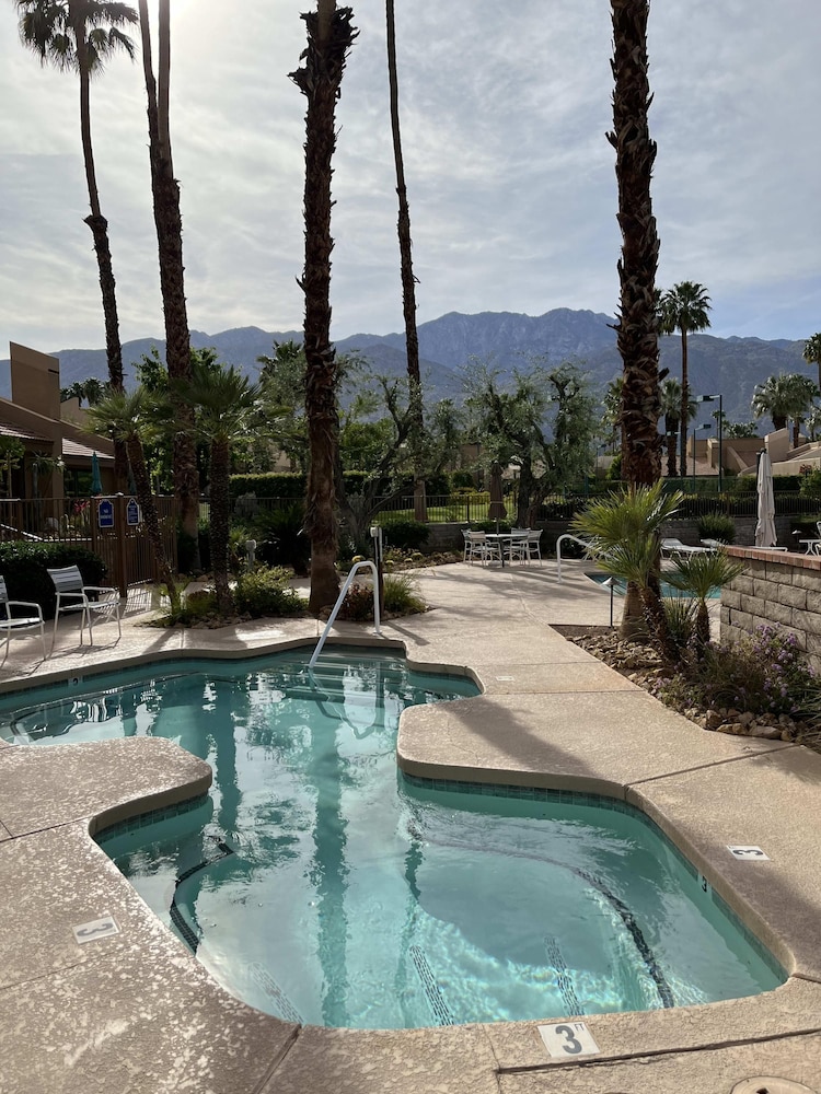 Paradise at the Pointe