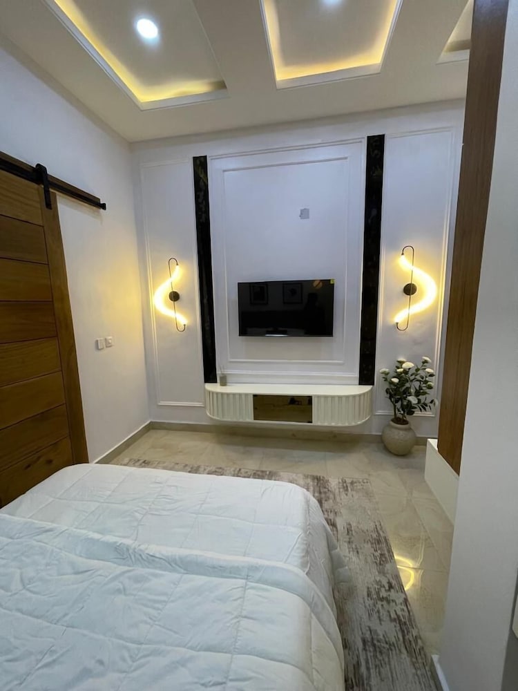 Spacious 2-bedroom apartment