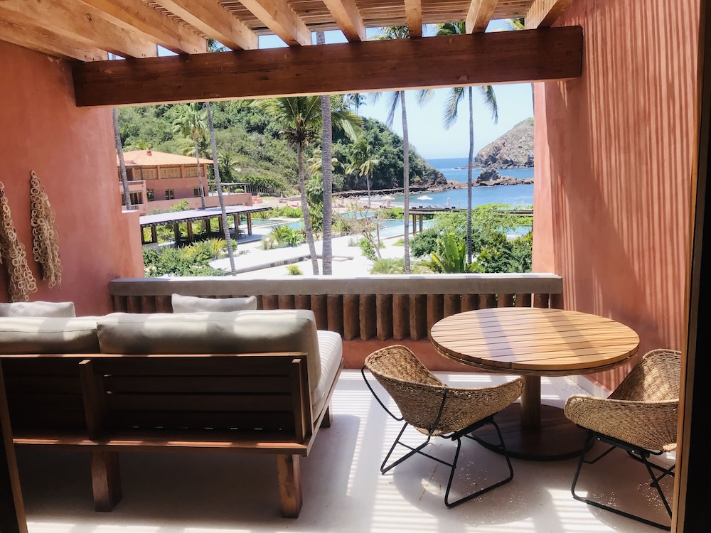 El Careyes Club & Residences