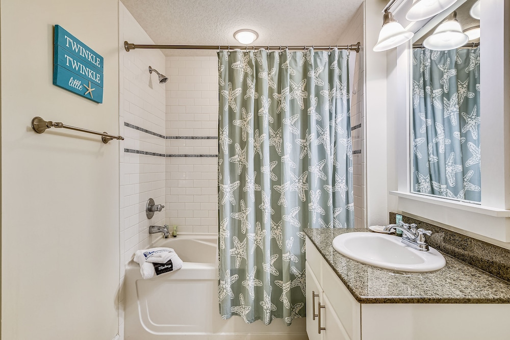 Grand Panama Beach Resort by Book That Condo