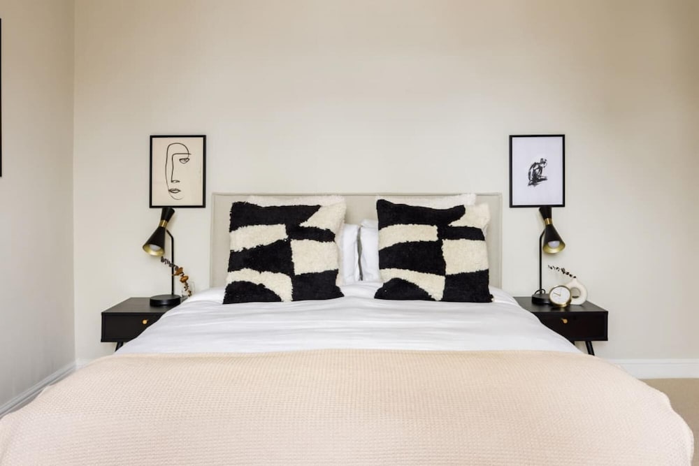 The Camden Crib - Glamorous 3bdr Flat With Study Room