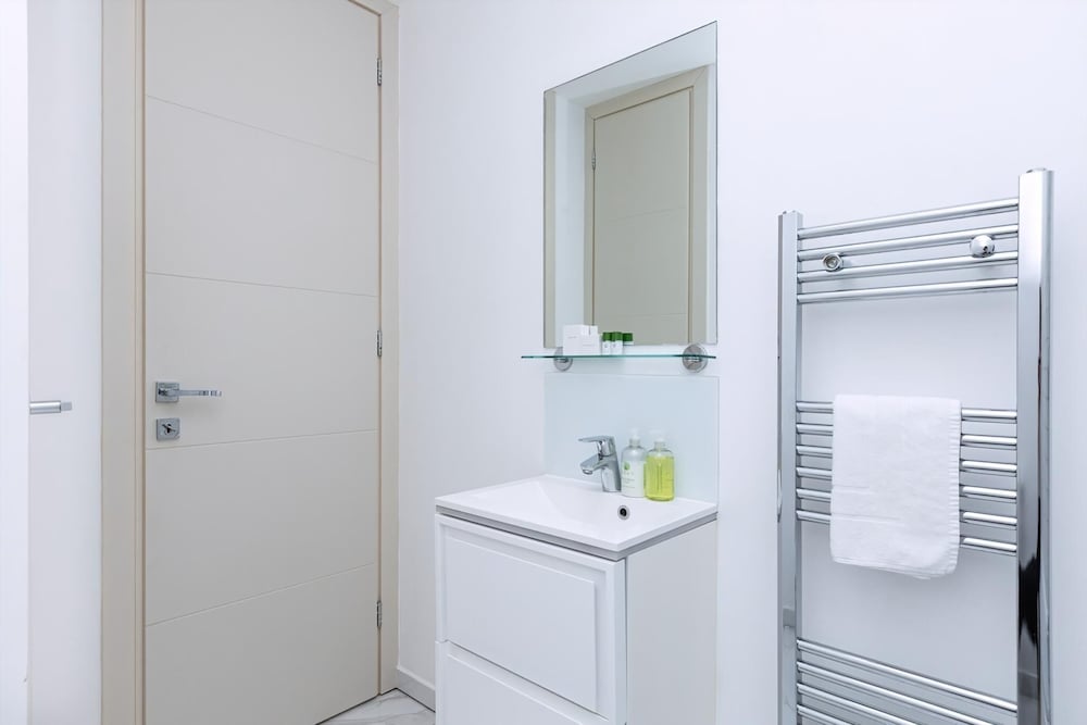 Stylish Three-bed Flat in Marylebone