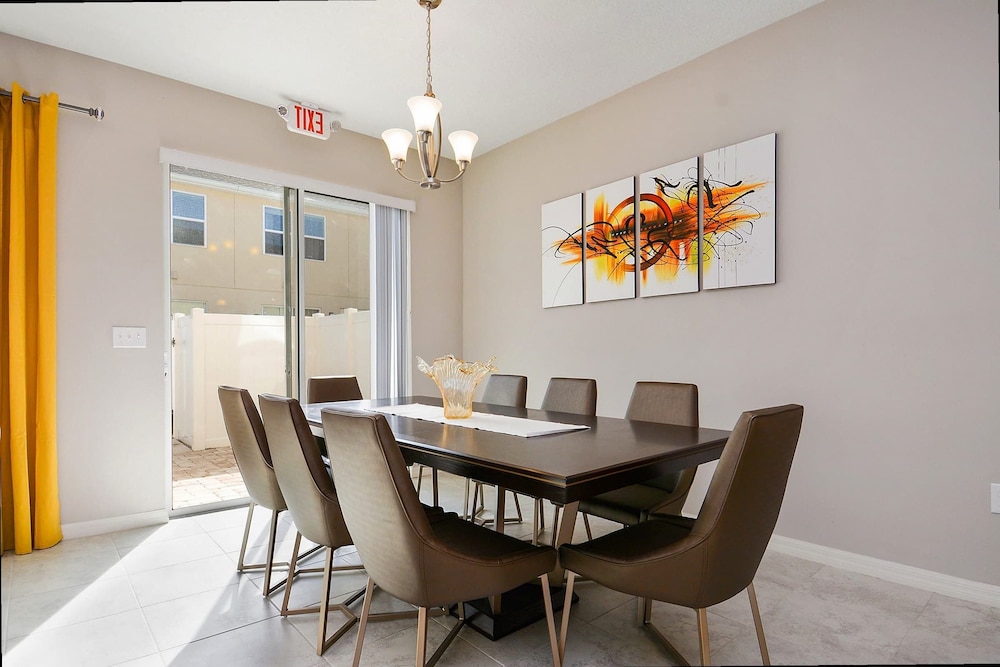 Modern 4BR Townhome Near Disney in Gated Resort