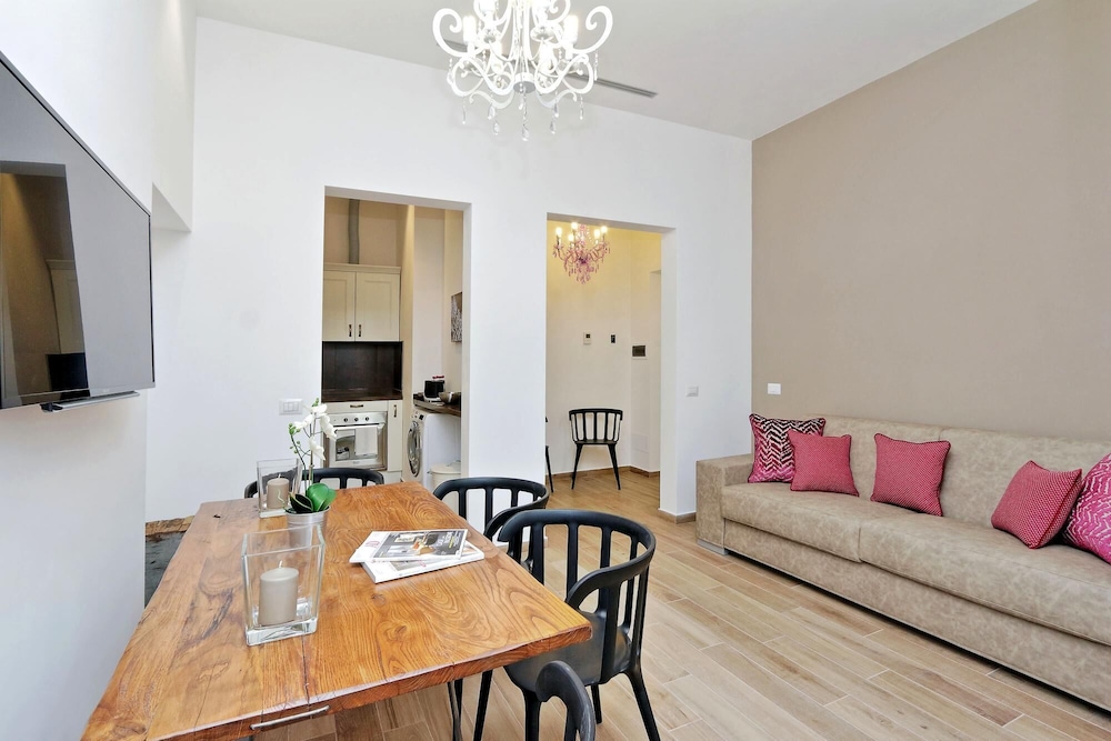 Rm-h501-pale6h3 Monti Apartments - M12