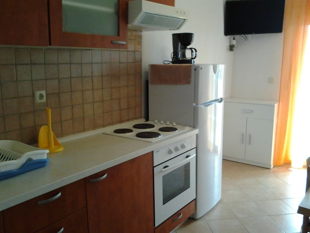 Ivan - With Garden - A2 Narancasti view 4