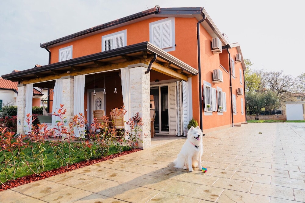Nataša - Romantic Getaway - A4 view 5