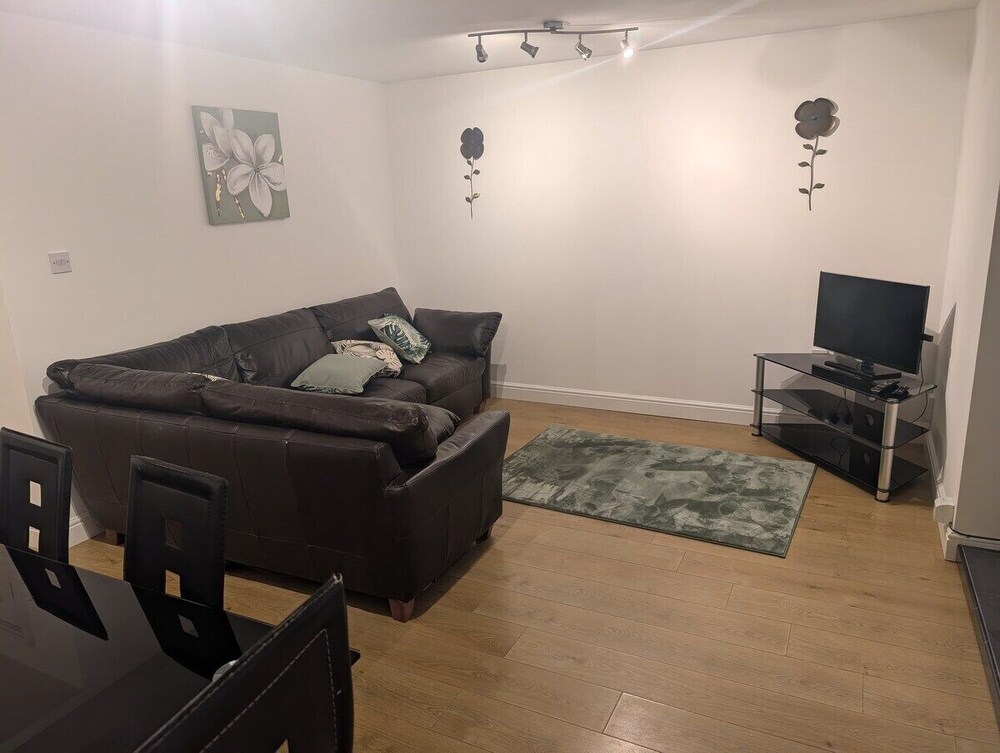 Bayview 1-bed Swansea Retreat