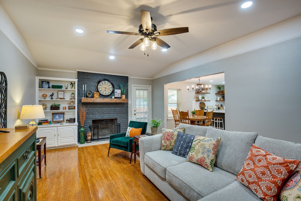 Darling Waxahachie Home w/ Yard  Fire Pit! - Property Image 18