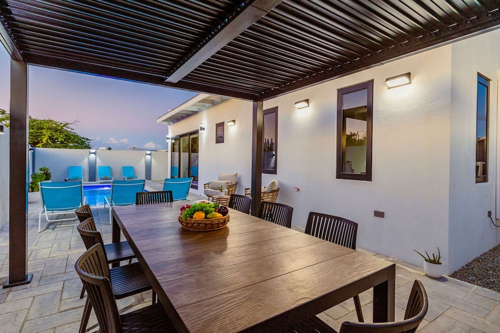 La Perla 2br2ba Home w Private Pool Patio BBQ