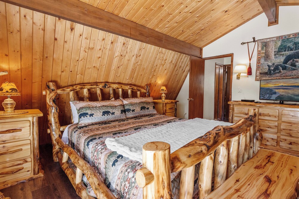 Ivvy Bear Lodge view 3