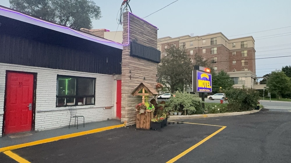 crestwoodmotel