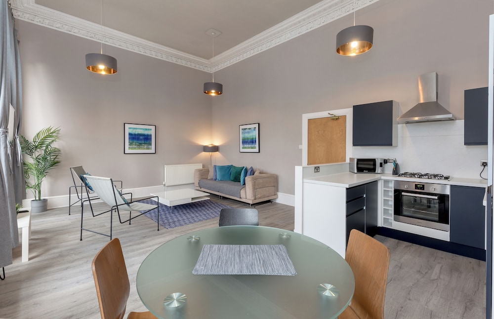 Destination Edinburgh Apartments- Southside Apartments