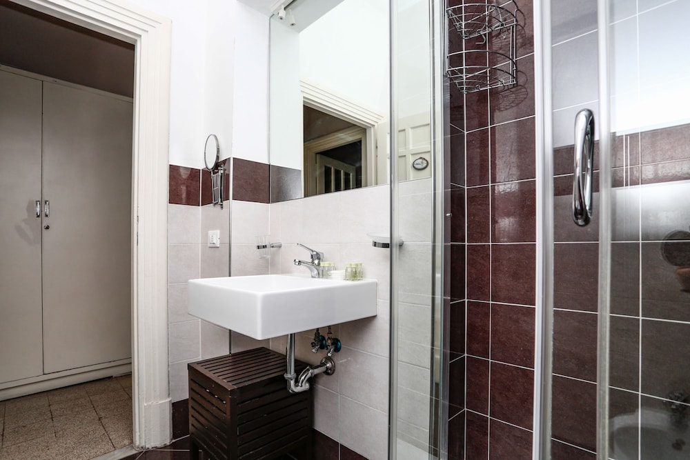 American Uni 2Br Lovely Apt