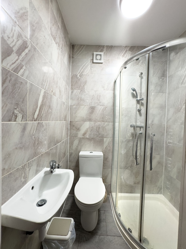 Heathrow Lodge B&B