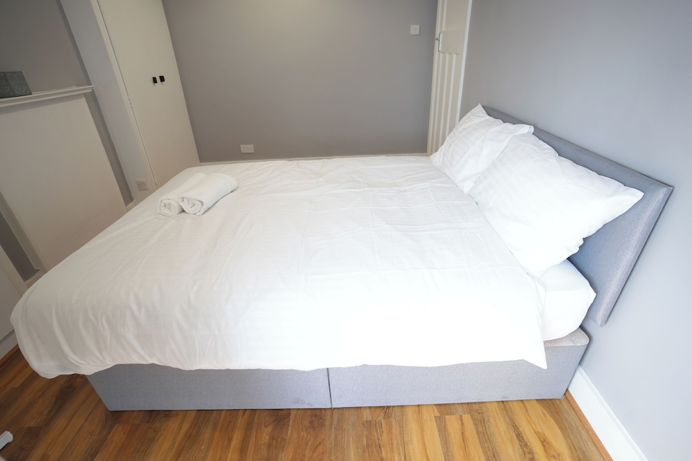 Westwick Gardens Retreat - 4 Bedroom House