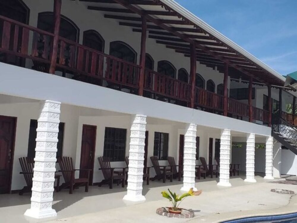 Hotel Ocean View Cahuita - Image 1