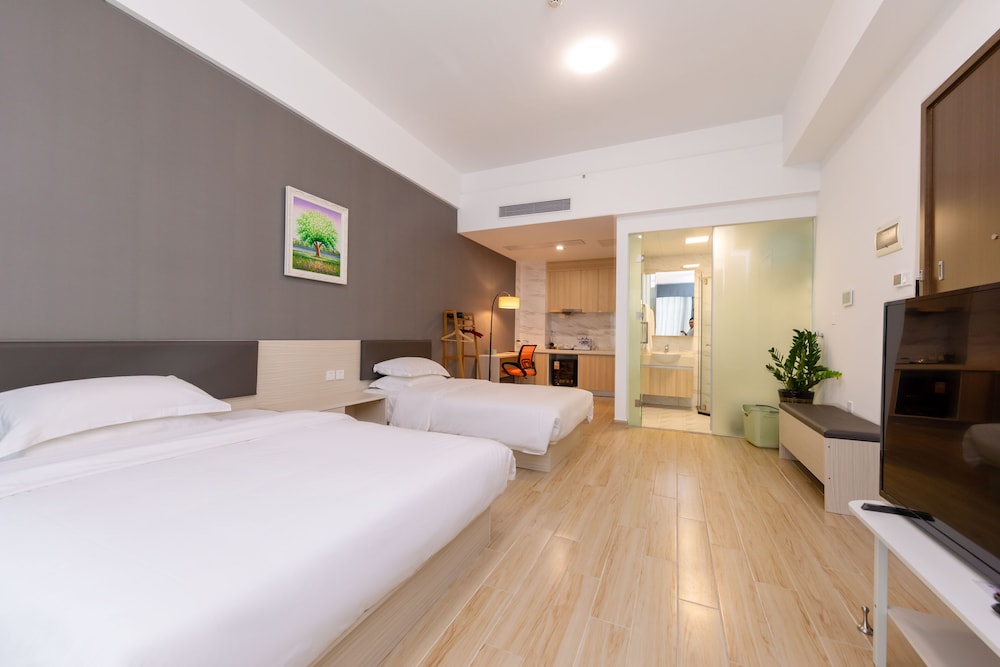 Zhongshan Vacations - The Passion Man Hotel - Property Image 3