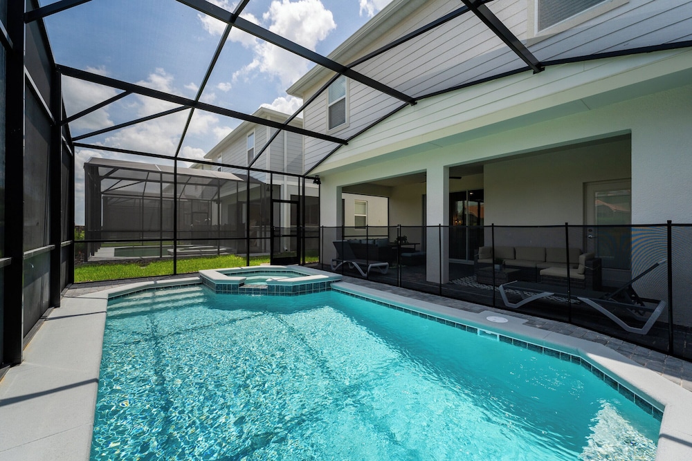 Dazzling New 7BR Villa  Disney Theme Rms