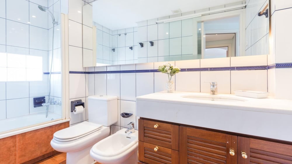 Sarrio in Llafranc With 2 Bedrooms and 2 Bathrooms