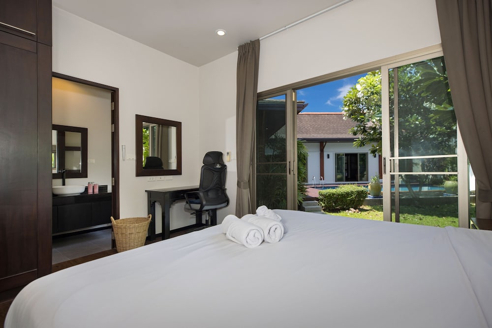 Live the Tropical Dream at Villa Mylico