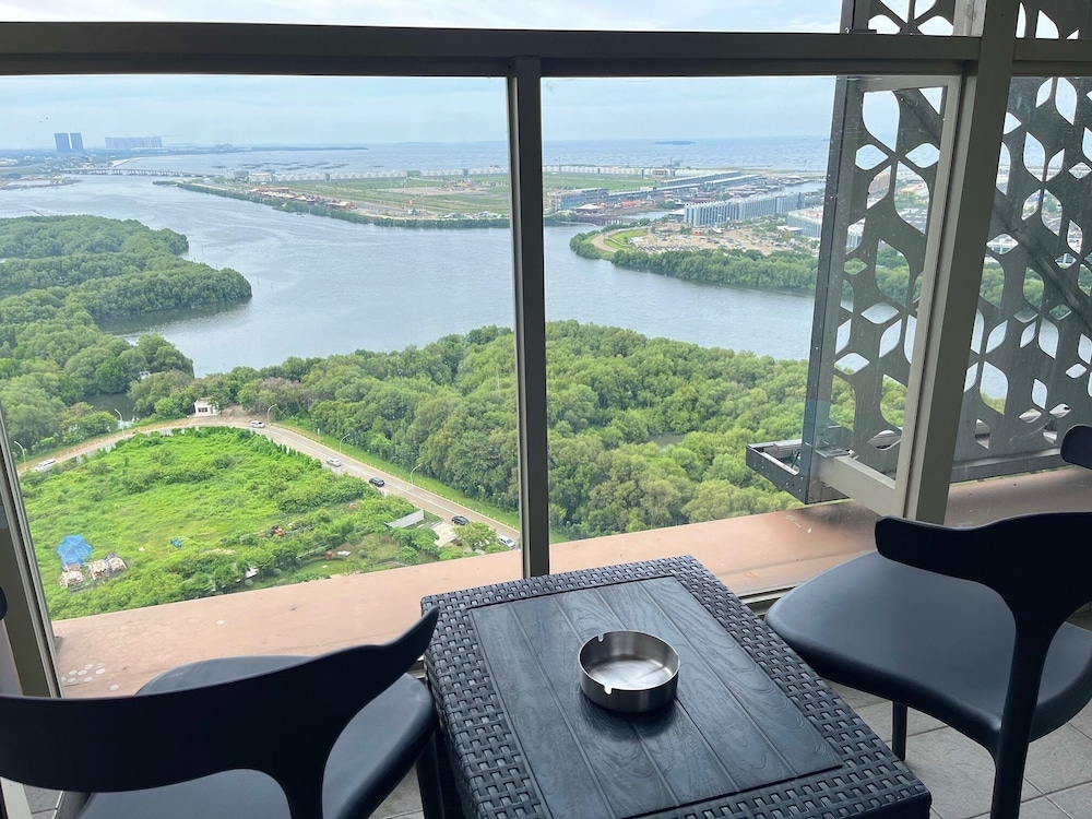 OneHOME Gold Coast PIK SeaView Apartment