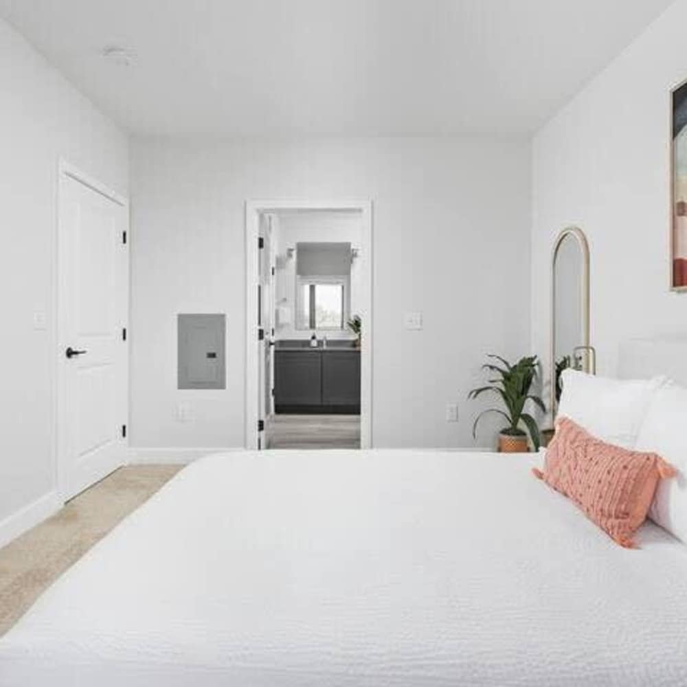 Cozysuites Stylish 2BR at Meridian Kessler