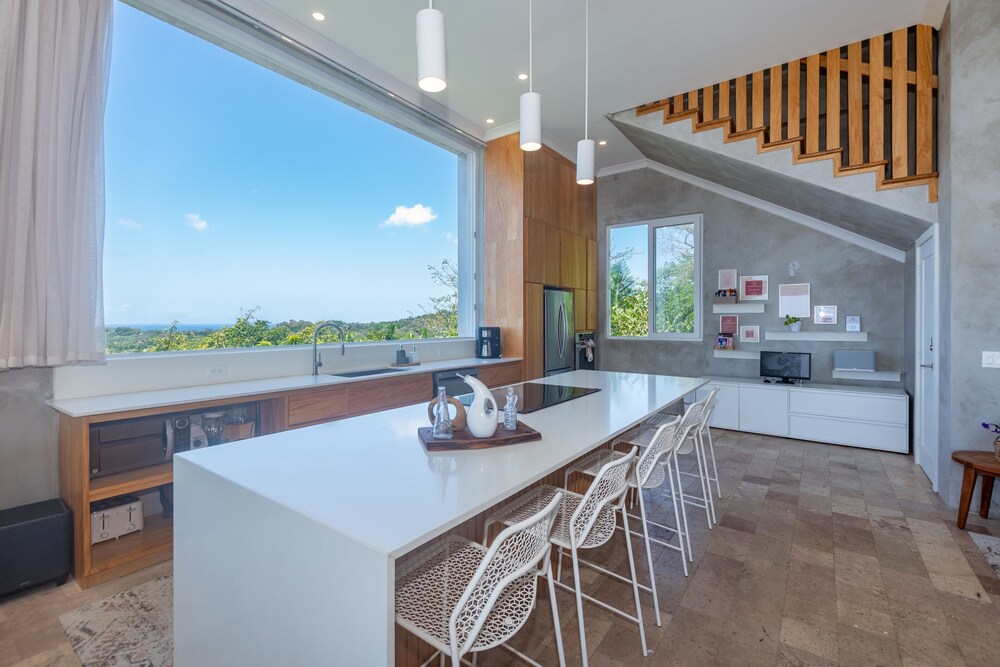 Todo Es Posible 4 Bedroom Home
