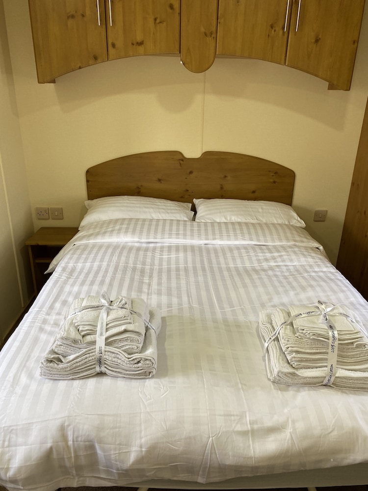 Charming two Bedroom Static Caravan in Whithorn view 3