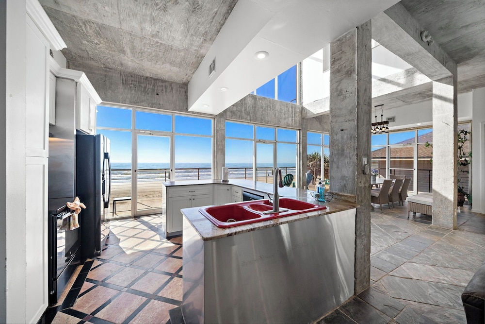 Oceanfront Experience by Ryson Vacation Rentals