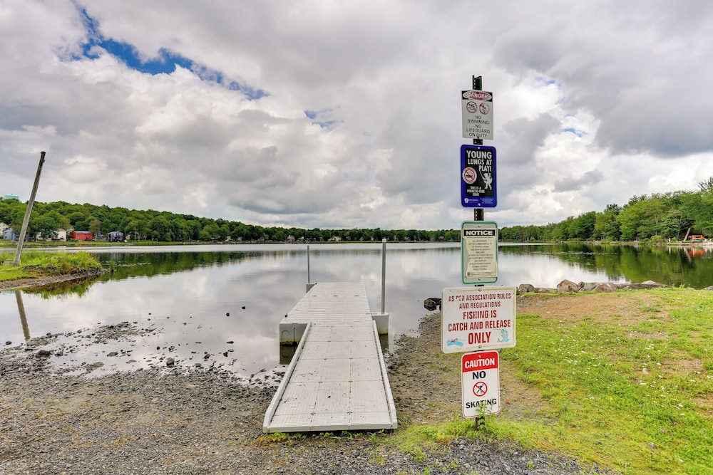 Walk to Lake Carobeth: Gem in Pocono Country Place