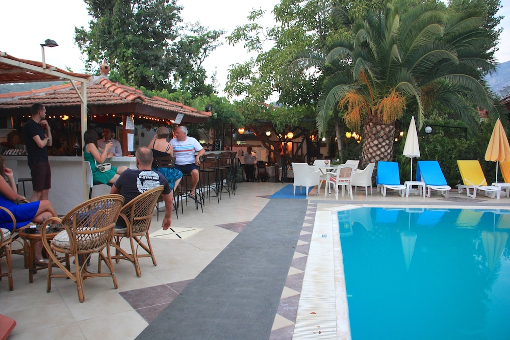 Yakamoz Otel - Image 17