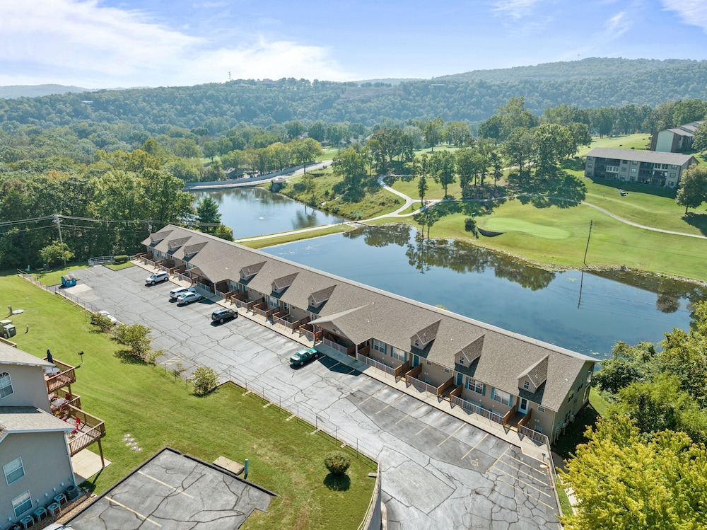 Harmony Hideaway 2 Bedroom Condo by RedAwning view 5