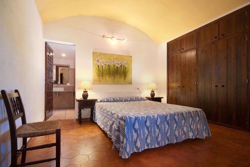 Villa - 4 Bedrooms with Pool and WiFi - 103163 photo 4